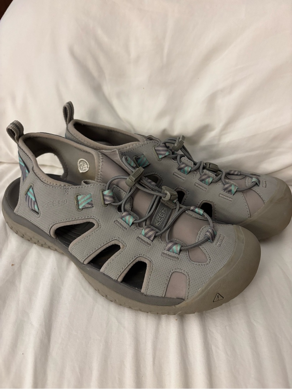 KEEN Women’s 9.5 Gray Closed Toe Sport Water Hiking Sandals Teal